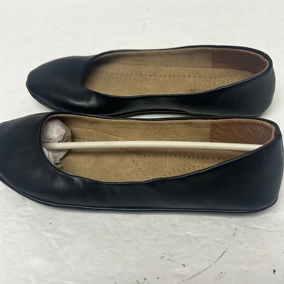 New Mac Collection May By-256 size 6 flats - Picture 5 of 7